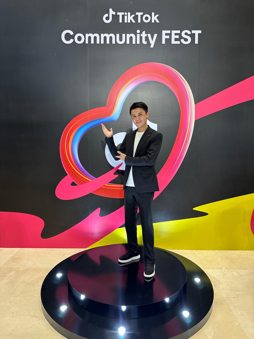 Когда поет душа: как казахстанский певец строит карьеру в TikTok LIVE