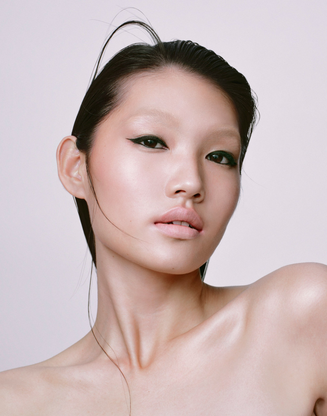 Bare MINIMUM: ELLE Kazakhstan үшін эксклюзивті beauty-түсірілім