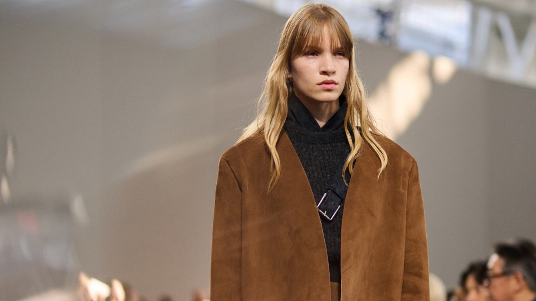 Вместо доспехов — пальто Max Mara: Йен Гриффитс представил броню