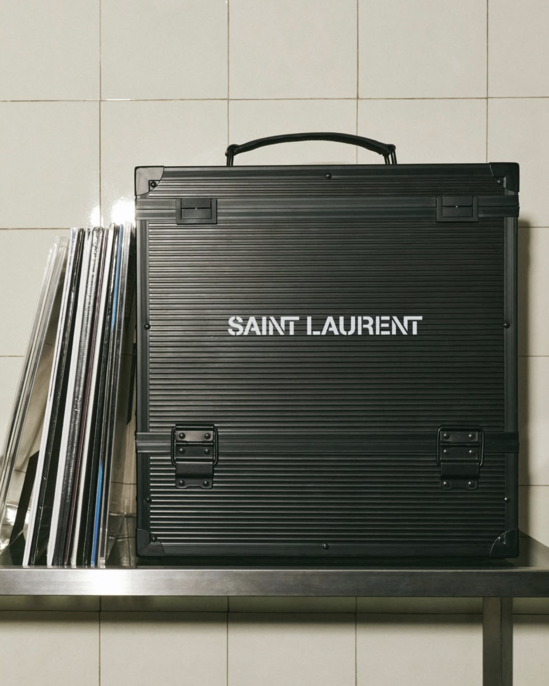 Saint Laurent представил адвент-календарь для ценителей винила