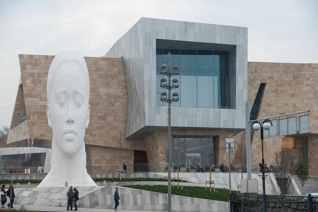 Симфония пряности, искусства и времени: как прошла презентация аромата Creed Oud Zarian в Алматы