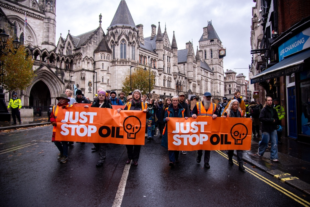 Активистки движения Just Stop Oil осквернили могилу известного ученого