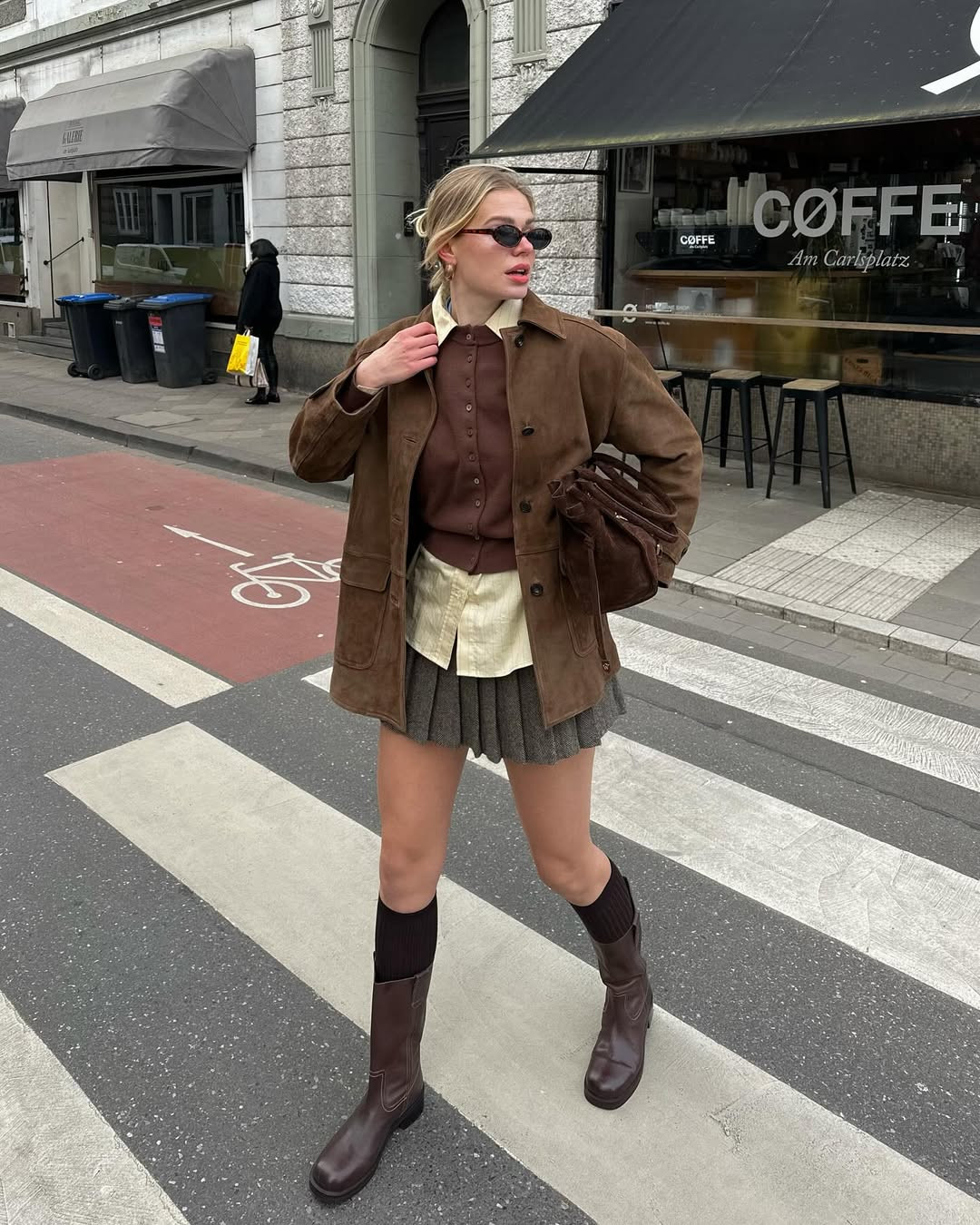 Мини-белдемше мен суық ауа райы: қалай үйлестіріп, тоңбай киюге болады