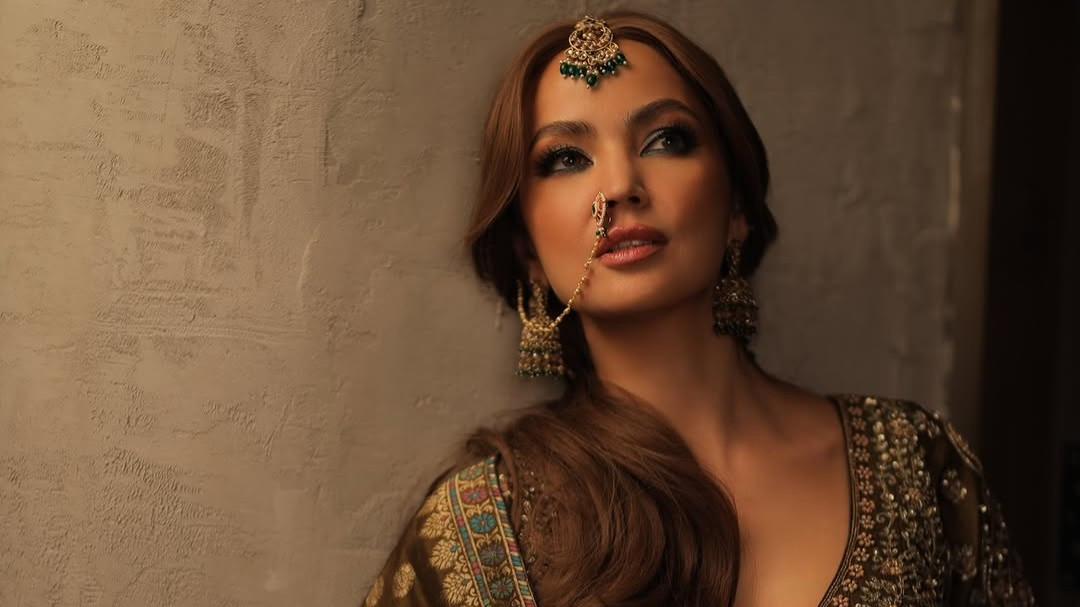 Әсел Сағатова үнді