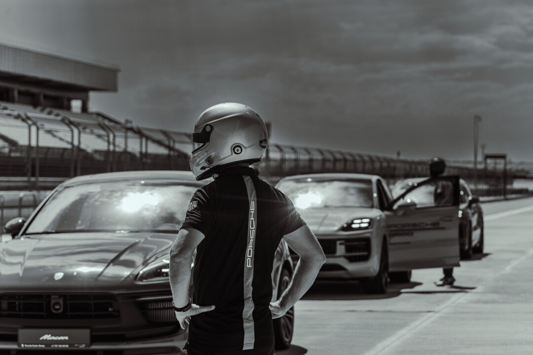 Адреналин, 120 гостей и 250 км/ч на прямой: как прошел Porsche Track Experience 2026 на Sokol International Circuit