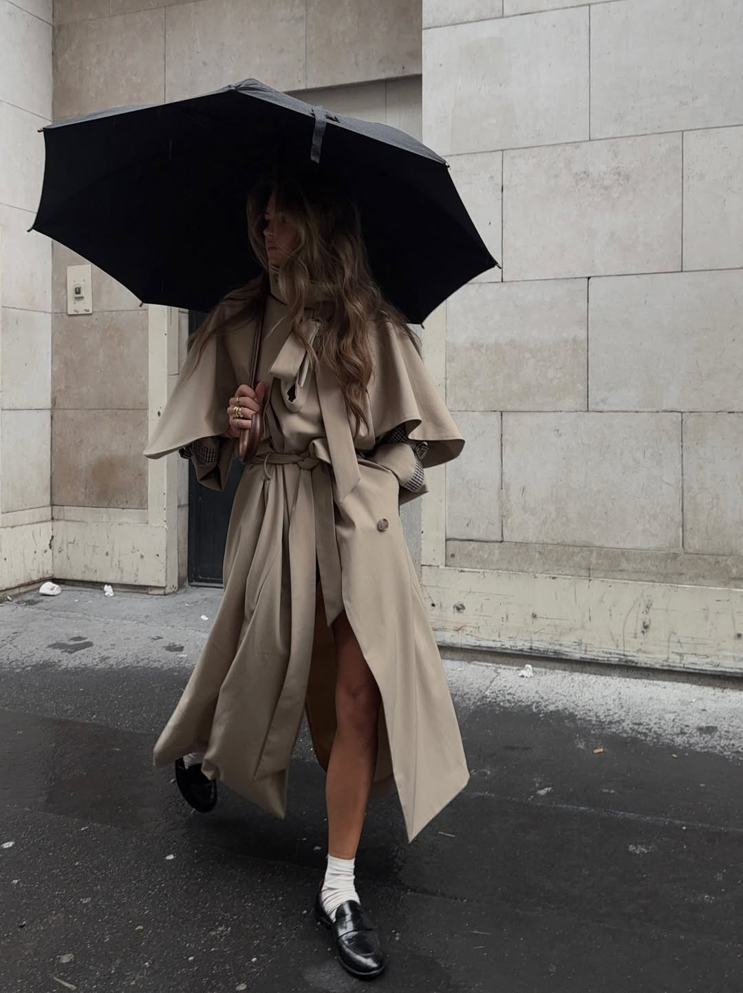 Мини-белдемше мен суық ауа райы: қалай үйлестіріп, тоңбай киюге болады