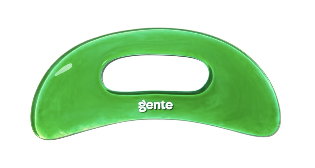 Не только Rhode: 14 любимых бьюти-продуктов Хейли Бибер для создания фирменного сияющего образа