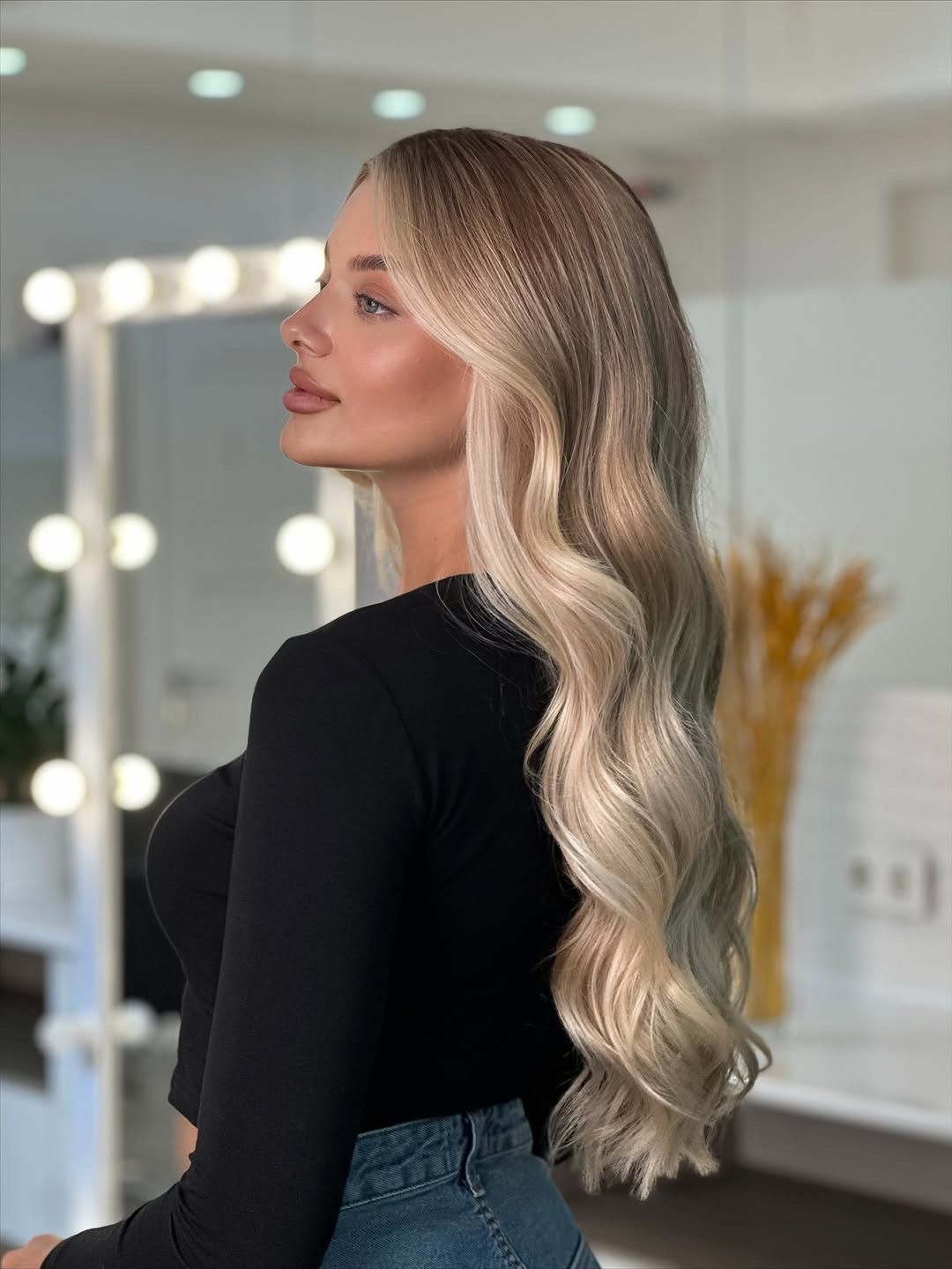 Жаңа жылға ұзын шашқа қандай шаш үлгісін жасауға болады: сәнді 5 нұсқа