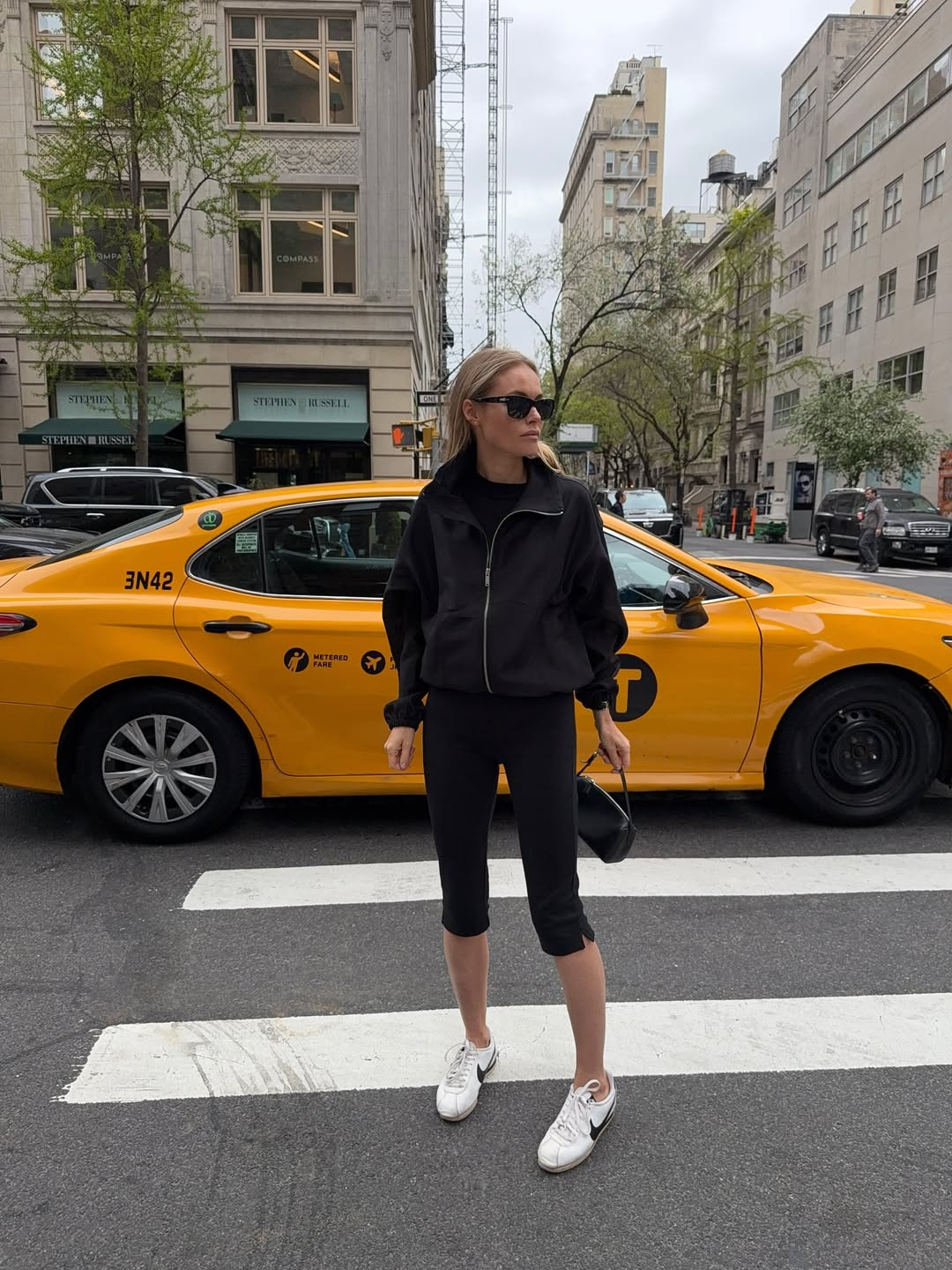 2025 жылдың күзіне сыдырмасы бар жемпір міндетті түрде қажет, не себепті?