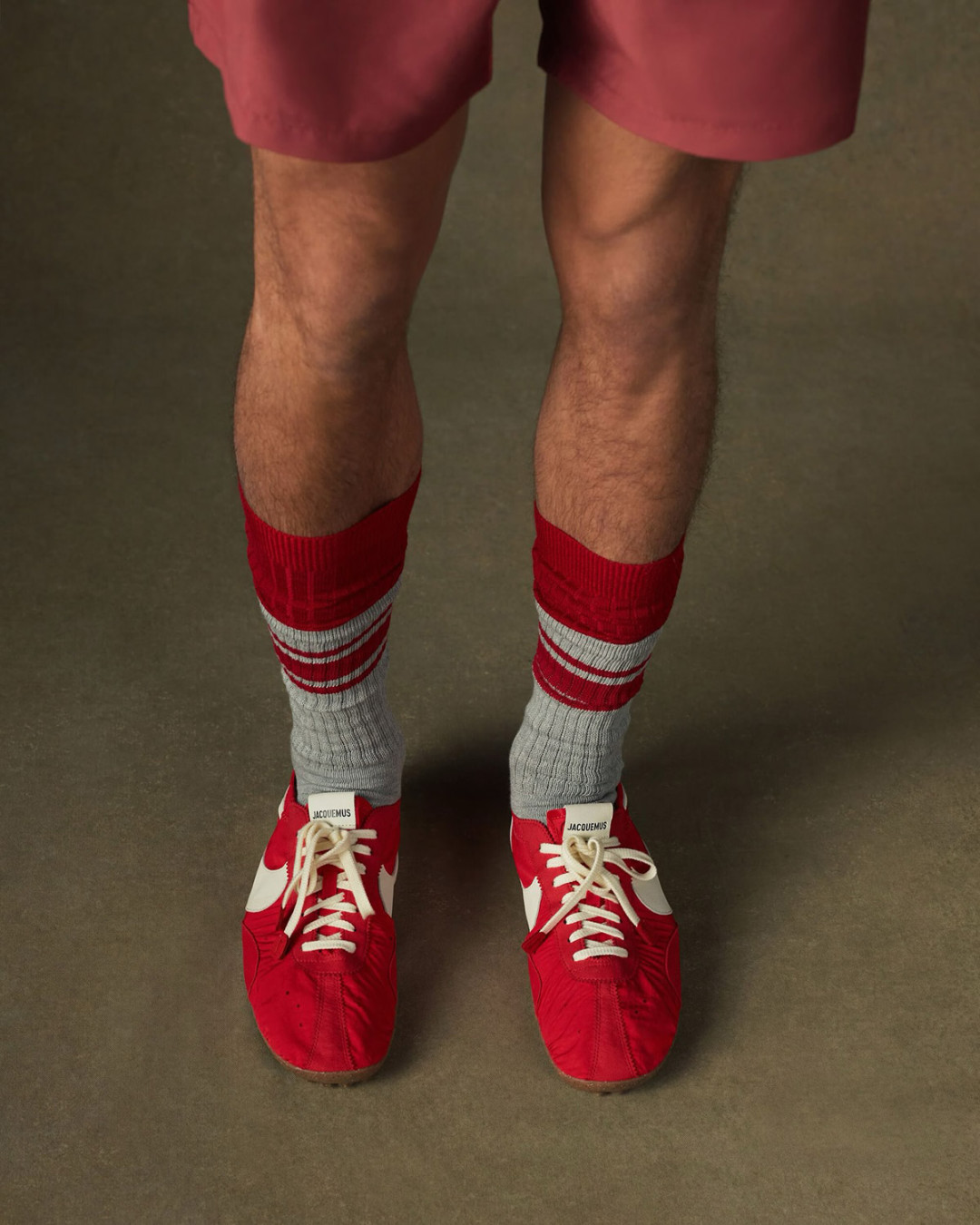 Jacquemus х Nike воскресили кроссовки с 50-летней историей