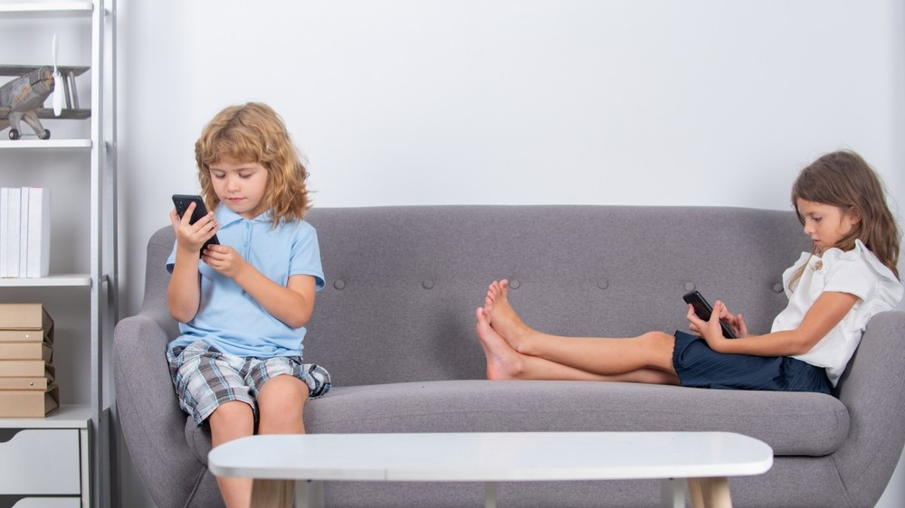 Первая в мире: в этой стране детям младше 16 лет запретили пользоваться соцсетями