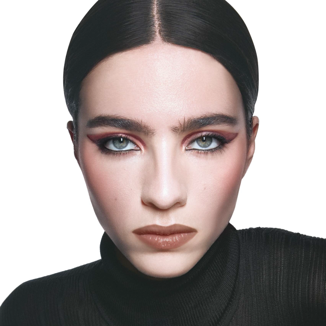 Окунись в мир красоты: макияж от YSL Beauty для неповторимого образа на Пикнике by Partners