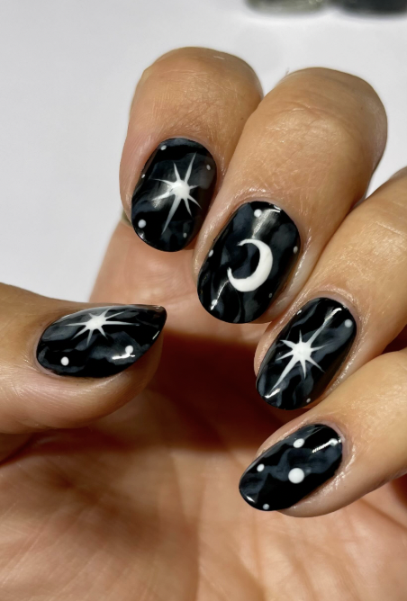 10 завораживающих идей для маникюра на Хэллоуин