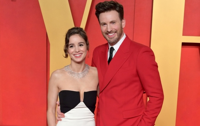 Крис Эванс и Альба Баптиста впервые стали родителями