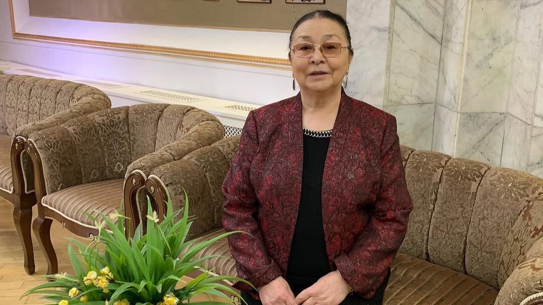 Меруерт Өтекешова қамзол