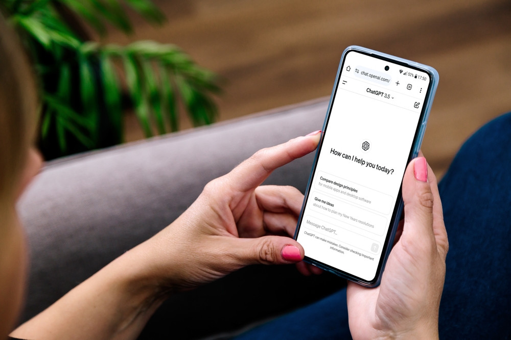 Контент для взрослых: ChatGPT снимет ряд ограничений для совершеннолетних пользователей