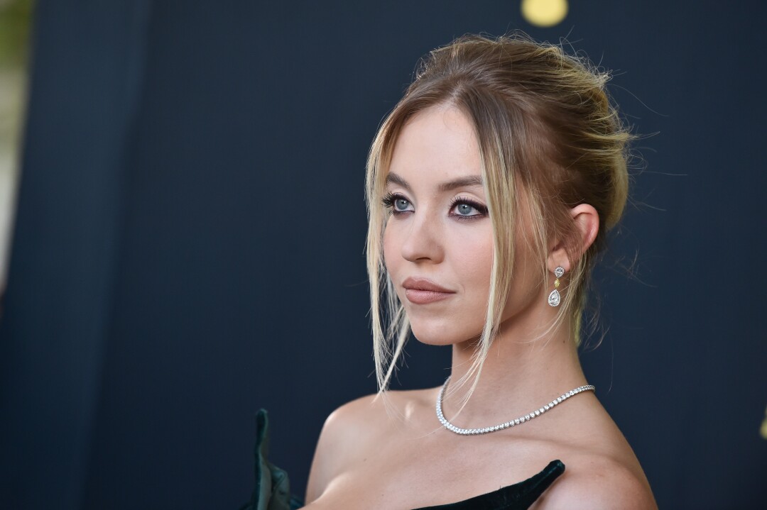 Актриса сериала «Эйфория» прокомментировала слухи о вражде между Зендеей и Сидни Суини