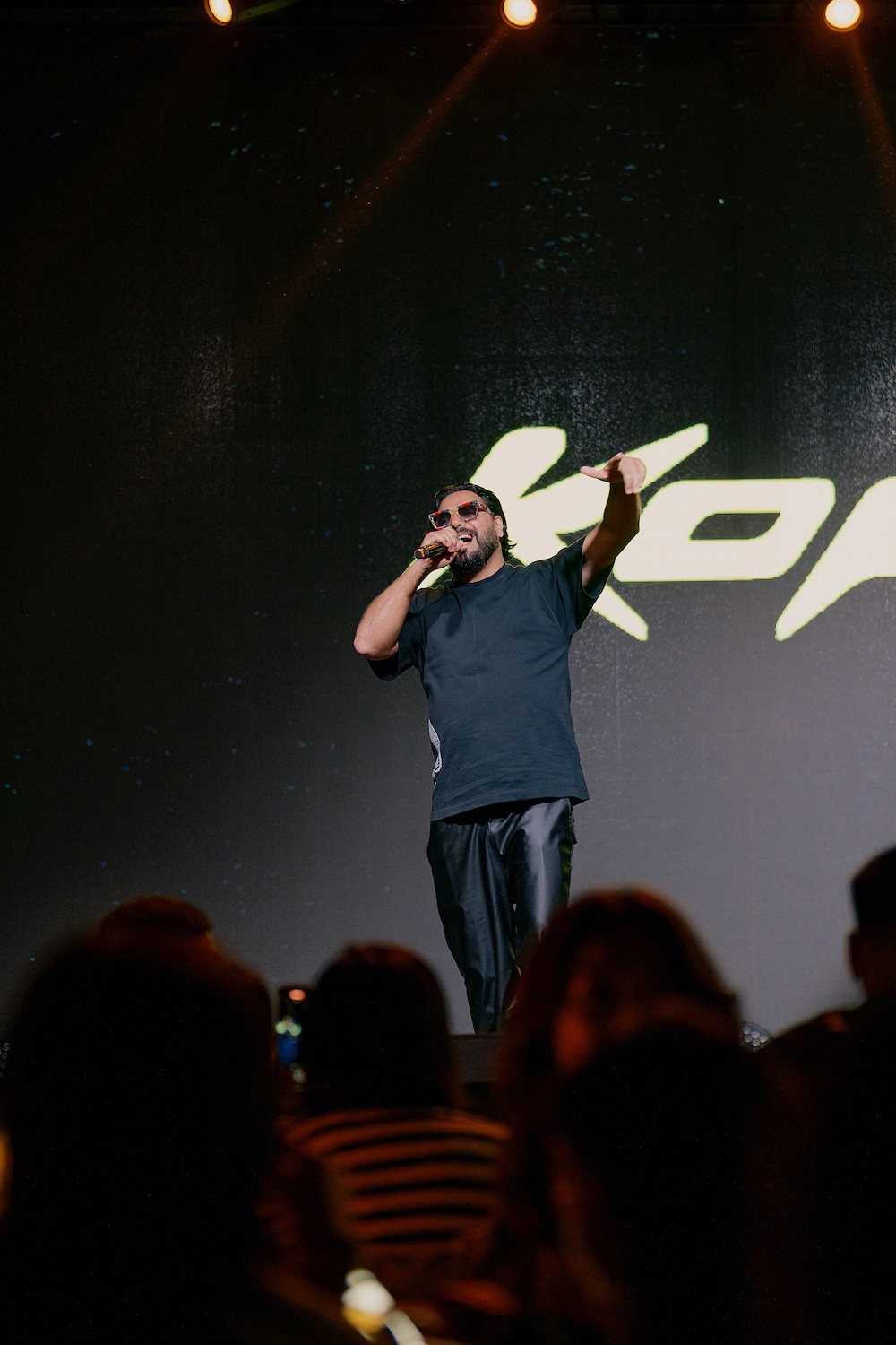 Группа «Корни» на сцене Queen Almaty: финальное летнее шоу на террасе