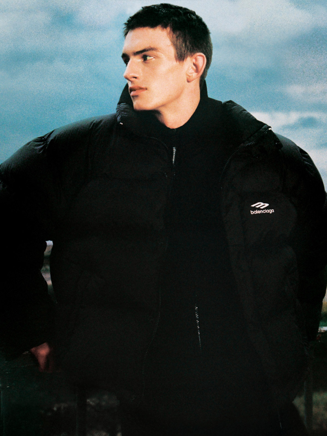От Альп до Шымбулака: Balenciaga представил новую капсулу Skiwear