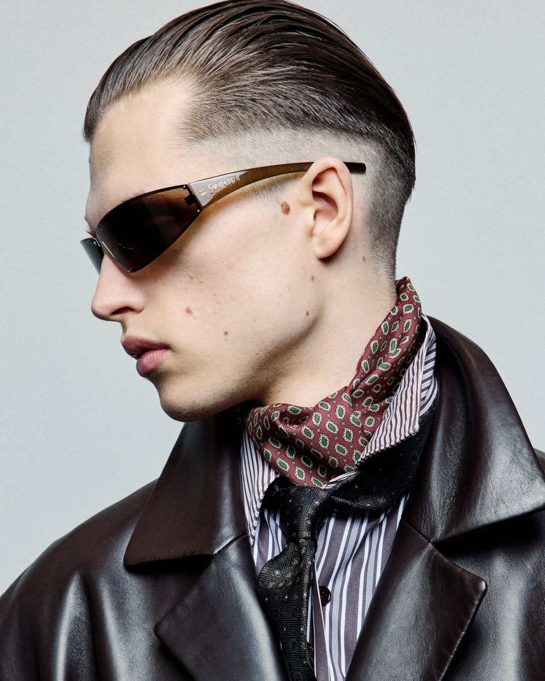 Утро в комнате Джованни: Saint Laurent представил мужскую коллекцию о моменте, когда личное становится публичным