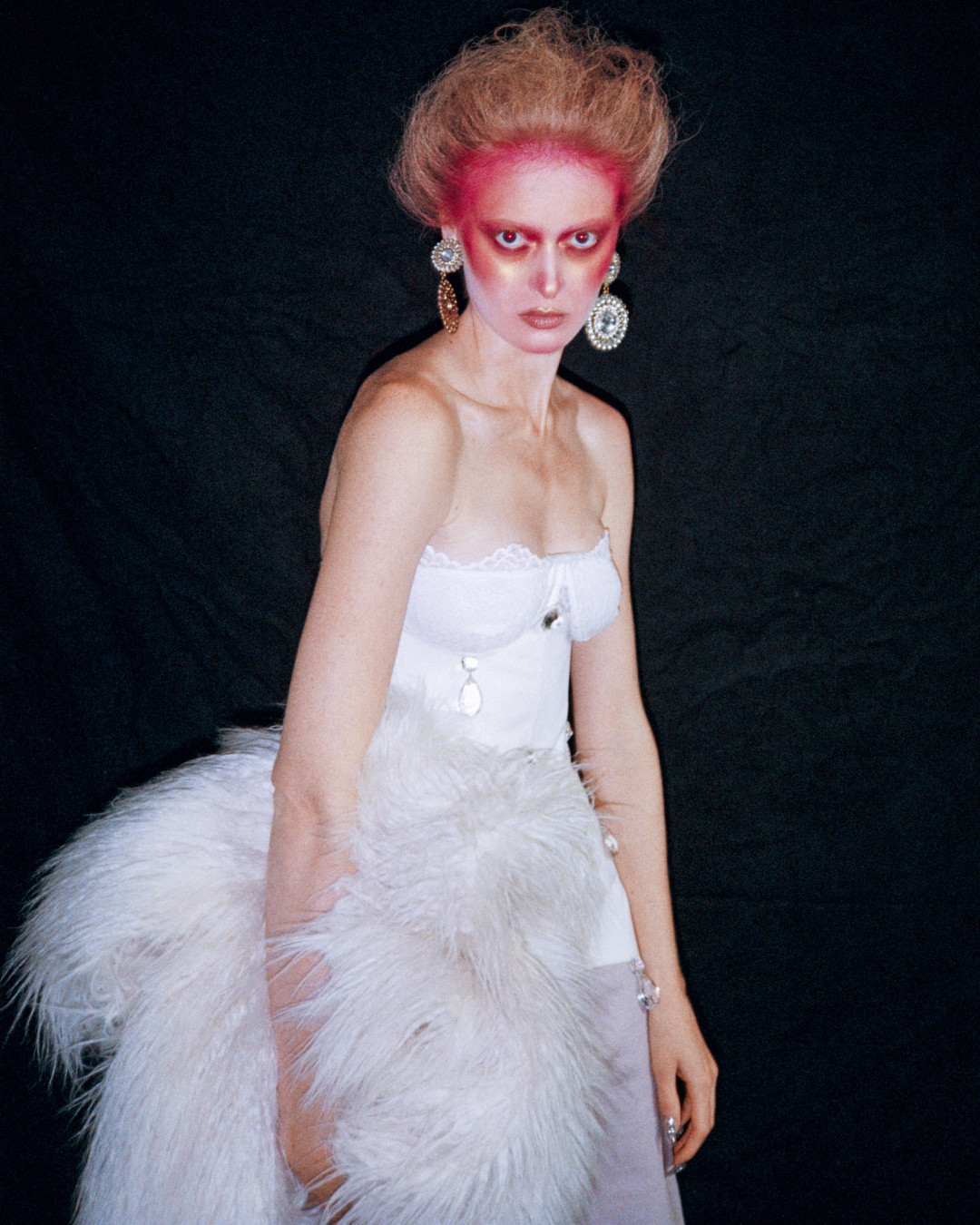 O tempora, O MORES: ELLE Kazakhstan үшін эксклюзивті түсірілім