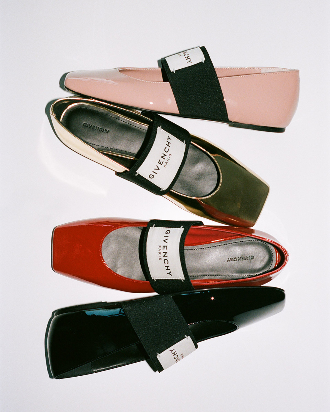 Givenchy представляет балетки Sliced Square — 1950-е с современным акцентом