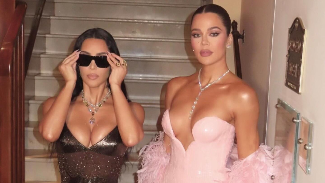 Ким и Хлои Кардашьян устроили пижамную