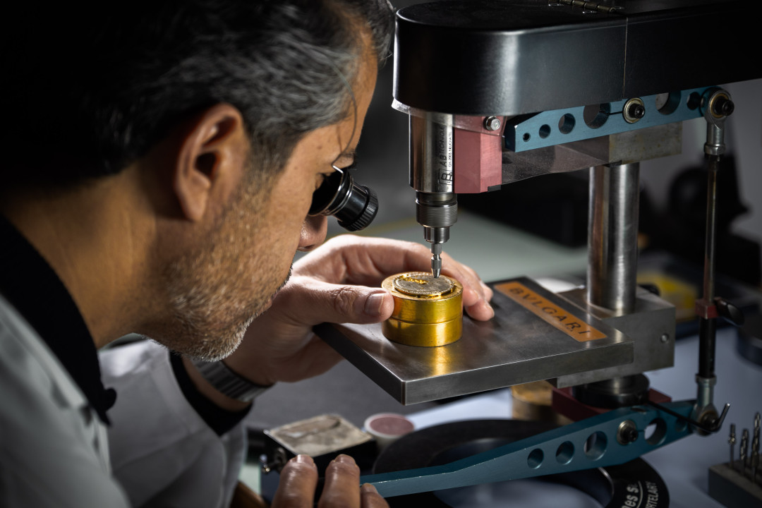 Octo Finissimo встречает арабскую каллиграфию: коллаборация Bvlgari x Mattar Bin Lahej