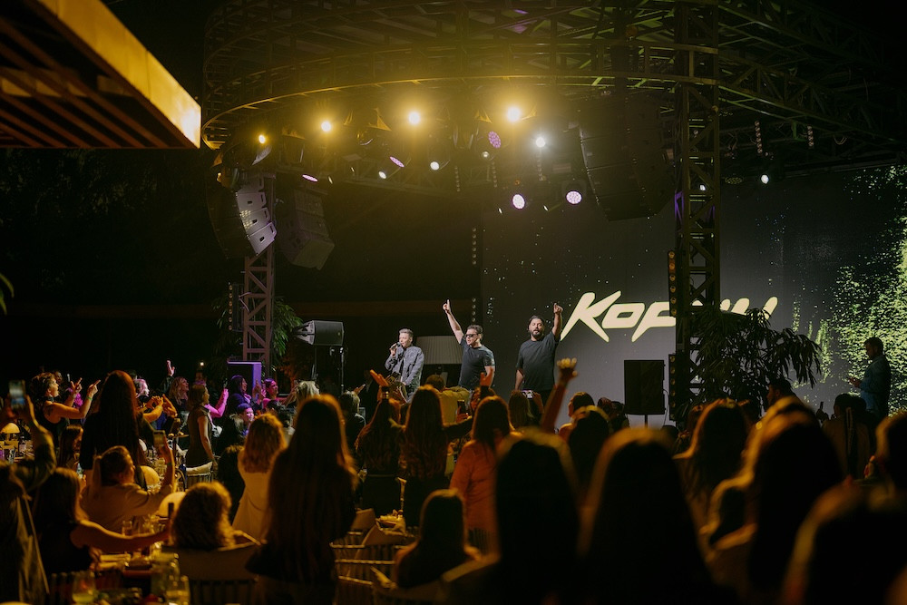 Группа «Корни» на сцене Queen Almaty