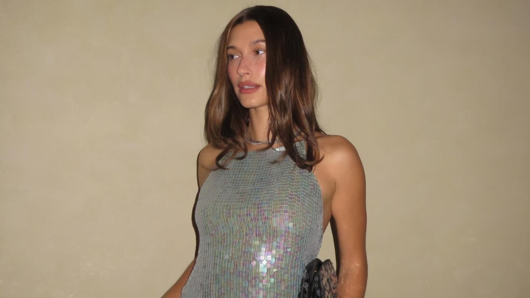 Frosted Chrome Хейли Бибер