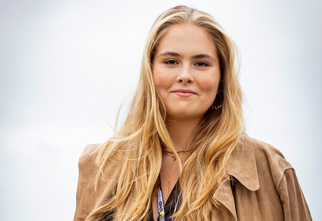 Принцесса Нидерландов стала первой женщиной в королевской семье, поступившей на военную службу