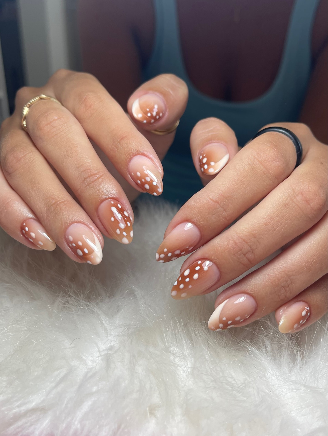 Bambi nails — самый милый и трендовый маникюр зимнего сезона