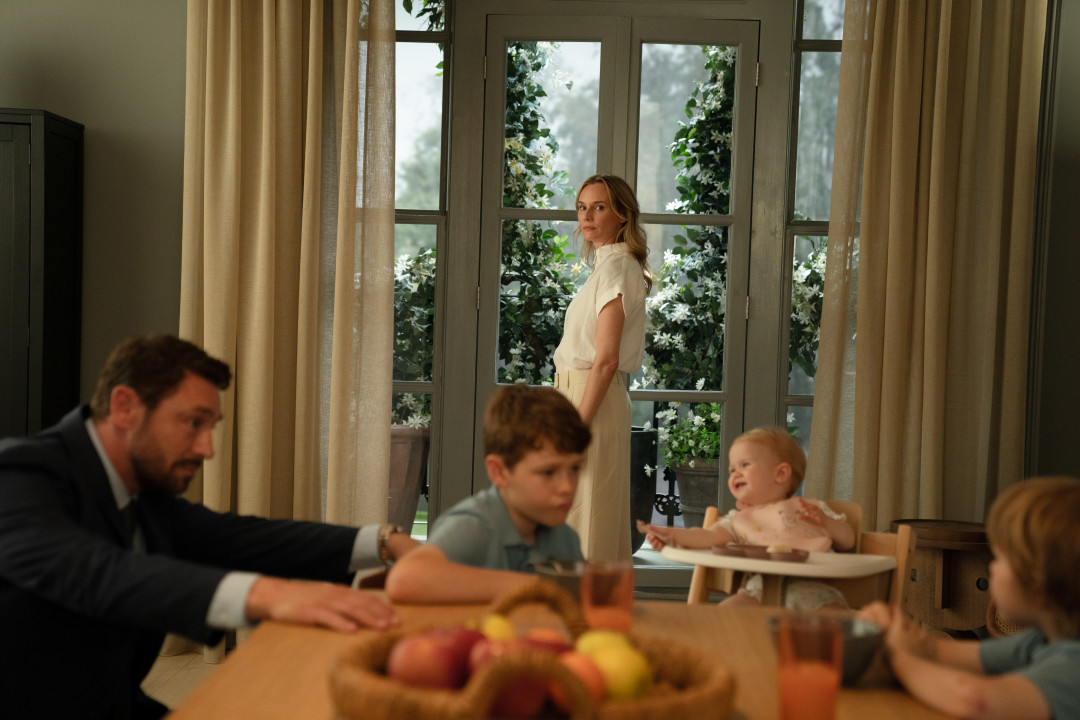 Эксклюзивное видеоинтервью ELLE Kazakhstan с Дайан Крюгер, звездой «Маленьких катастроф»: о сериале, материнстве и женской дружбе