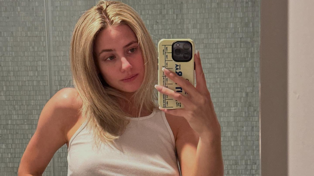 Лили Рейнхарт сообщила о своем диагнозе