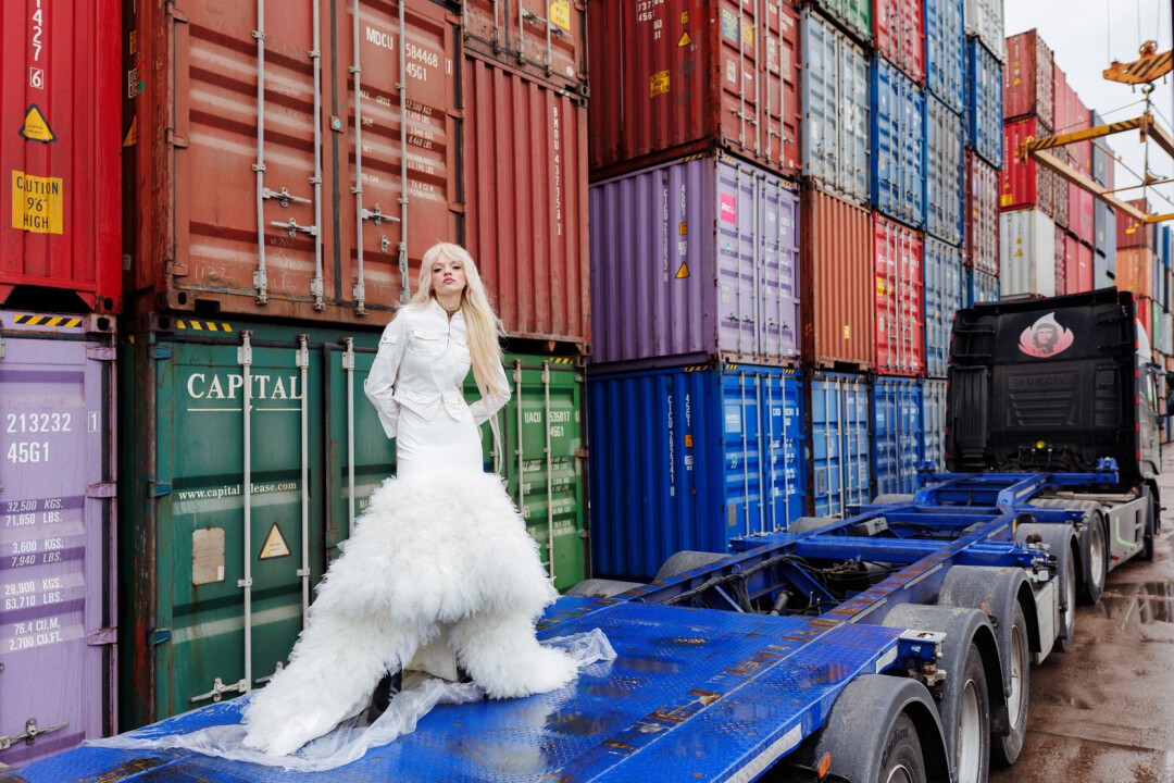 HAVE FUN & LOOK HOT: эксклюзивная digital-съемка для ELLE KAZAKHSTAN 