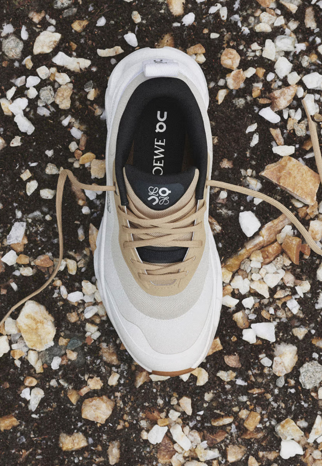 Стильный шаг в будущее: Loewe x On выпустили новые оттенки кроссовок Cloudtilt 2.0. 