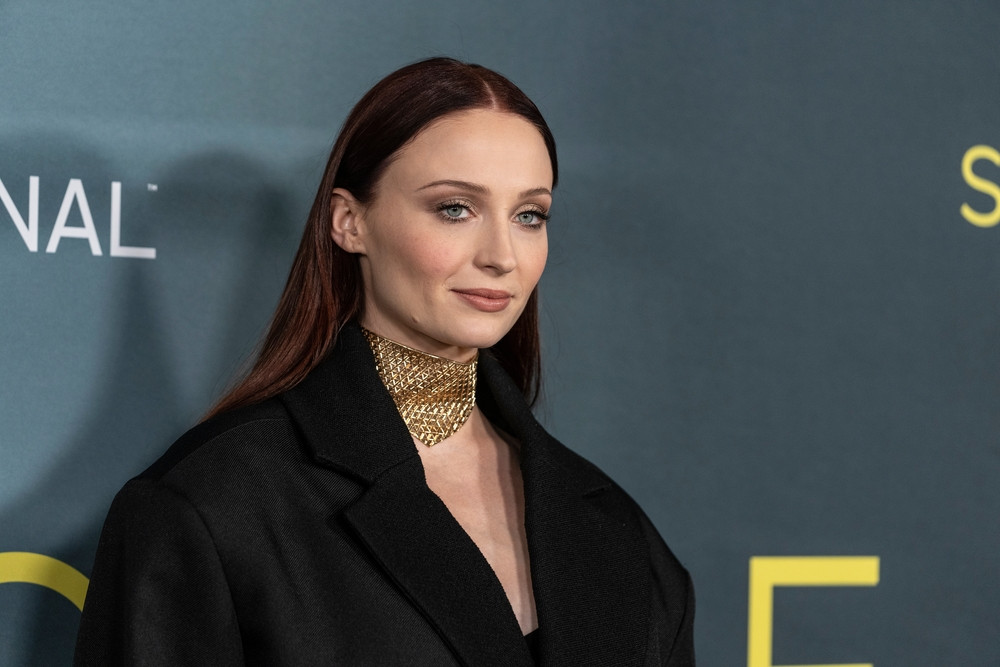 Софи Тернер новый роман