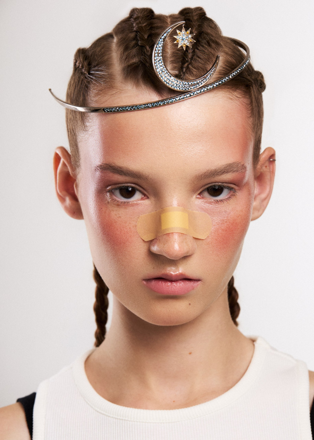 НокАУТ: ELLE KAZAKHSTAN үшін зергерлік түсірілім