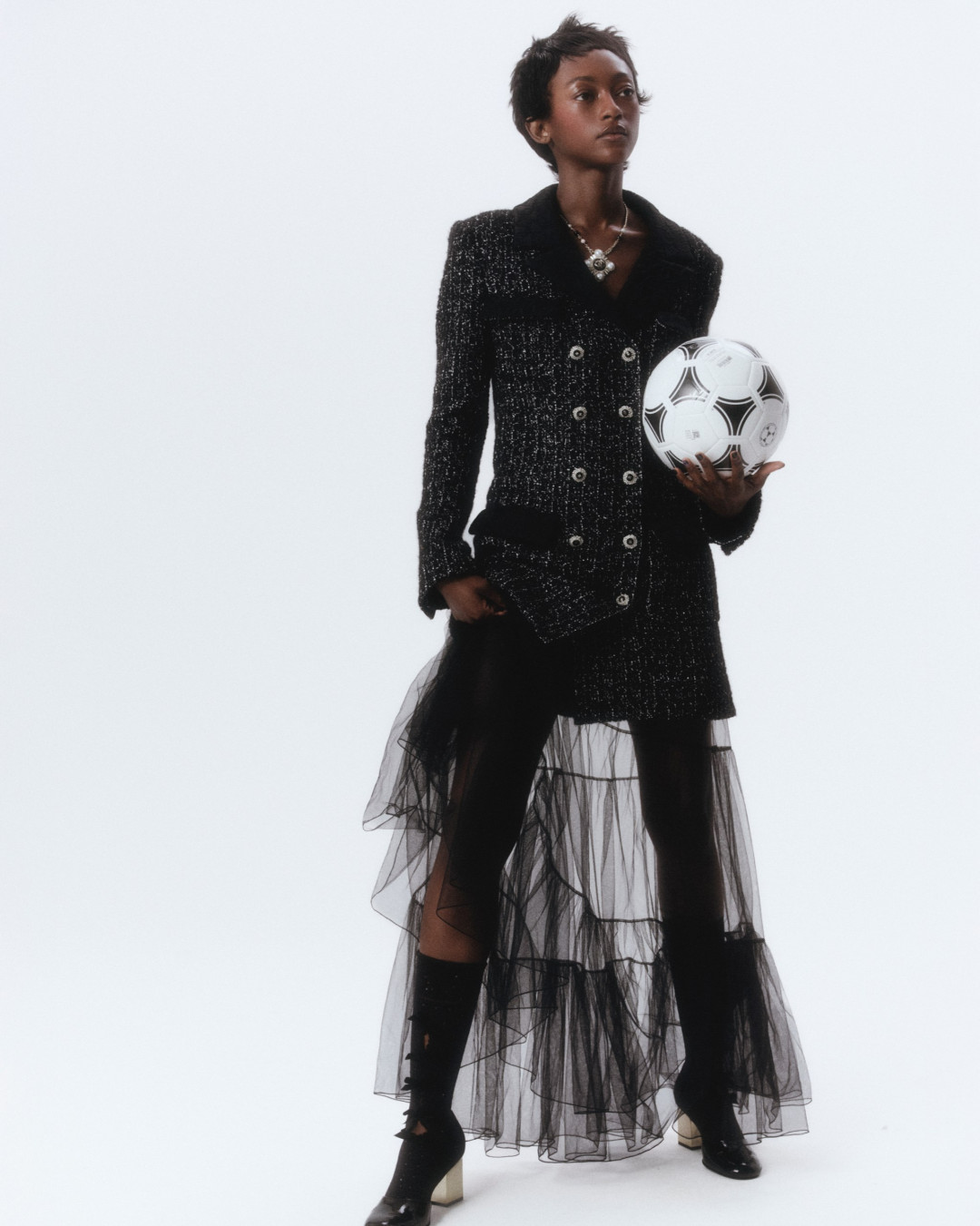 Рекорд ЖАСАУ: ELLE Kazakhstan үшін эксклюзивті түсірілім