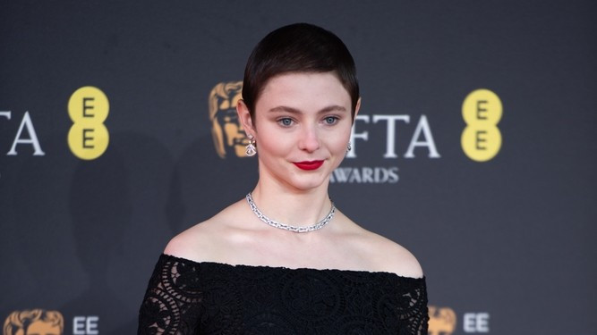 Томасин Маккензи Одри Хепберн