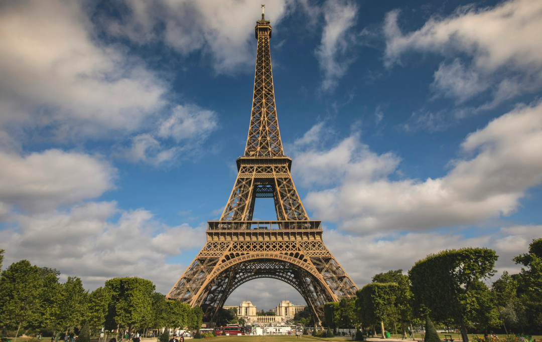 eiffel-tower-in-paris-image