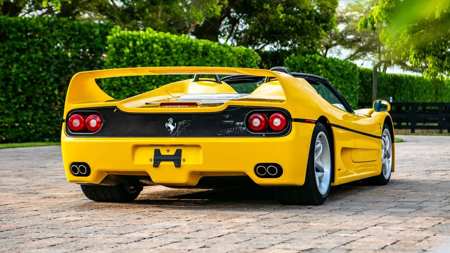 Ярко-желтый Ferrari F50 Ральфа Лорена выставлен на аукцион