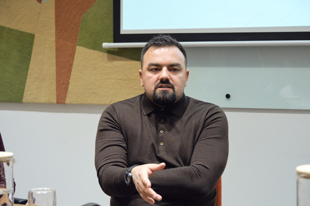 Руслан Жемков