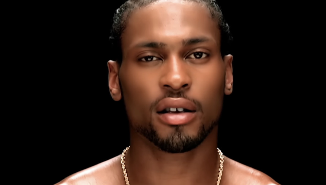 d-angelo-close-up-from-how-does-it-feel-music-video-image
