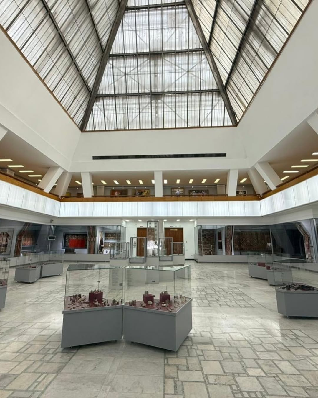 inside-abylkhan-kasteev-art-museum-image