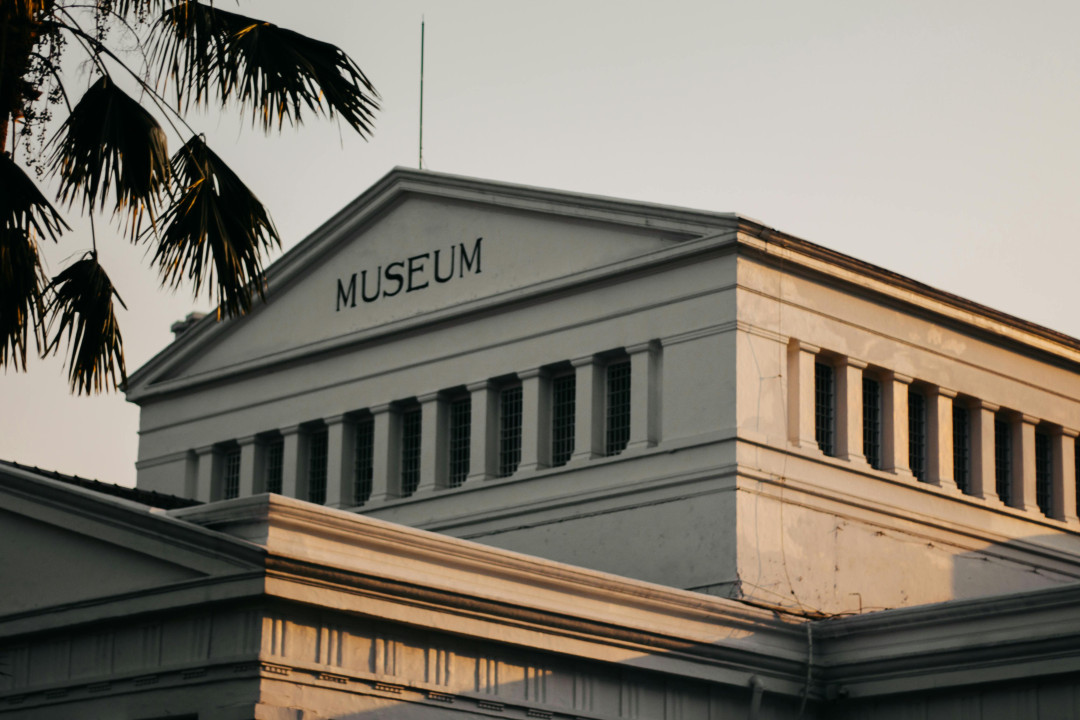 classical-museum-building-with-columns-and-windows-image