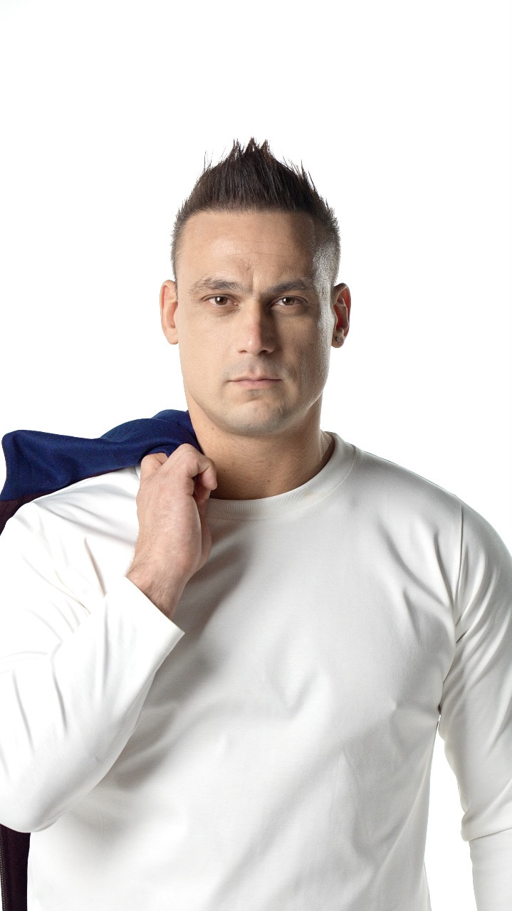 Илья Ильин представил лимитированную коллекцию одежды бренда «Императорский Портной» 