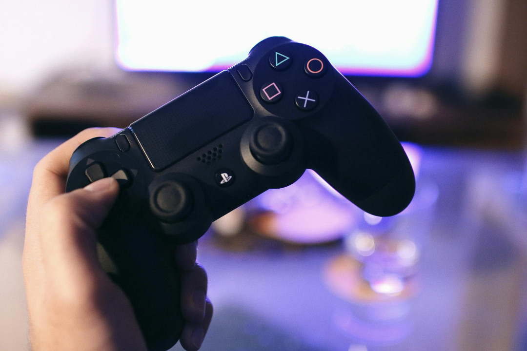 PS-controller-gaming-device-image