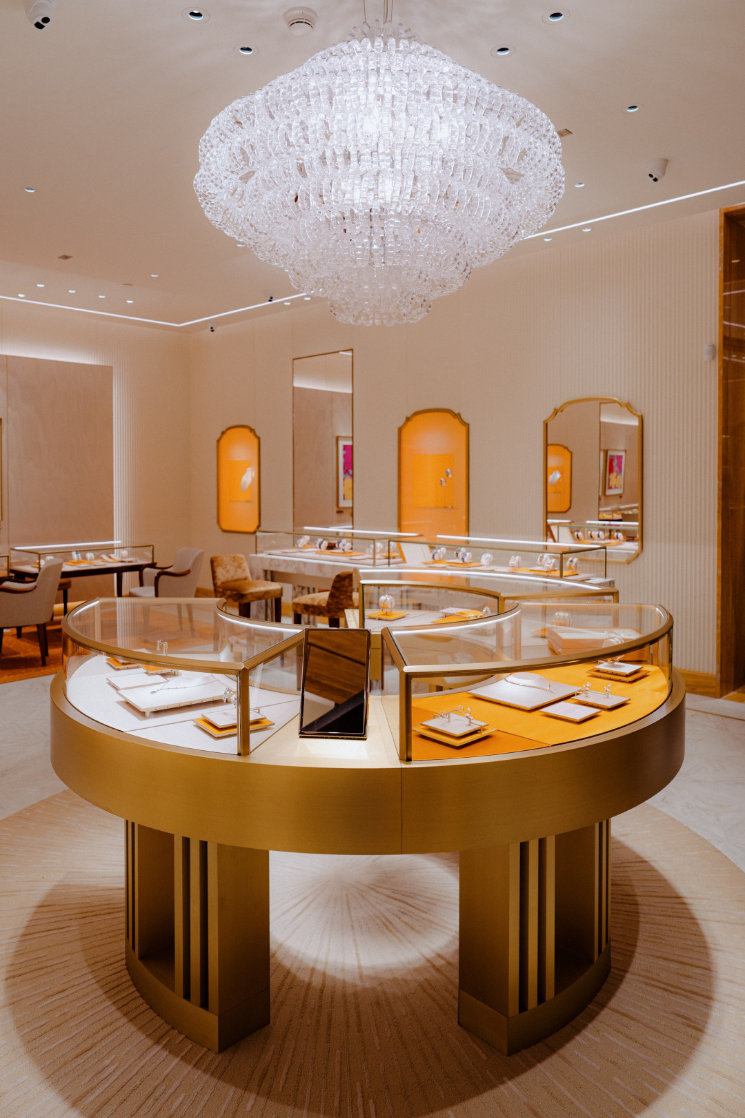 Иконы и легенды на празднике BVLGARI в Алматы