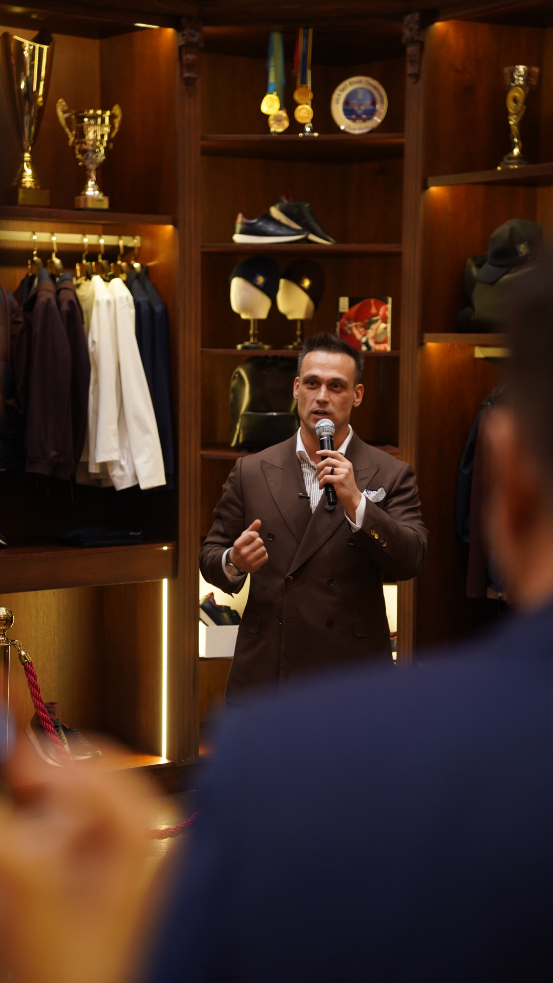 Илья Ильин представил лимитированную коллекцию одежды совместно с «Императорский Портной»